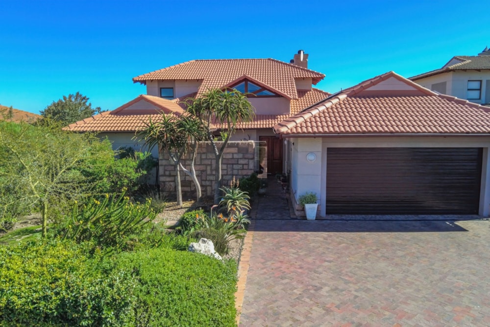 Double-storey house for sale in Langebaan - LA1750776 Double-storey house for sale in Langebaan - LA1750776