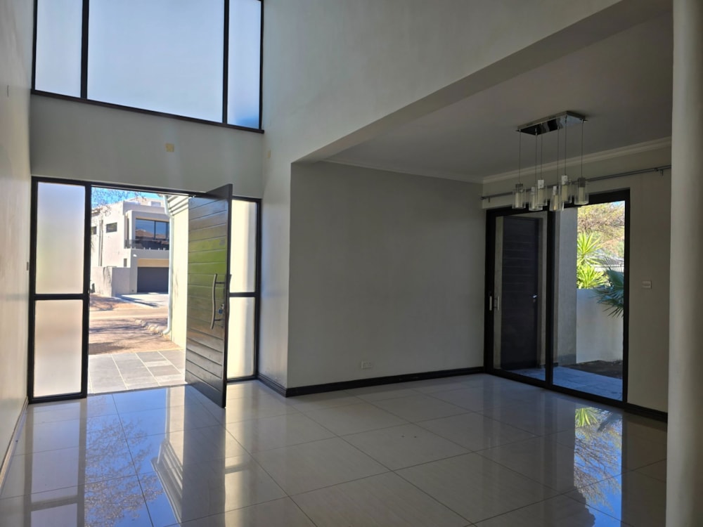 Golf estate house to rent in Phakalane Golf Estate, Botswana - 3BO1748070 Golf estate house to rent in Phakalane Golf Estate, Botswana - 3BO1748070