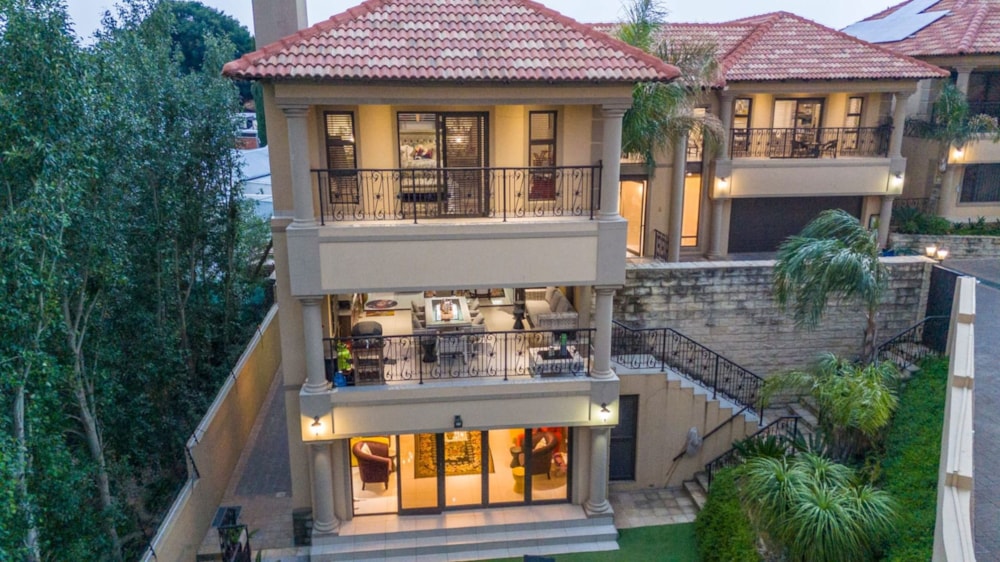 Townhouse for sale in Kiepersol, Bloemfontein - 1BX1749151 Townhouse for sale in Kiepersol, Bloemfontein - 1BX1749151