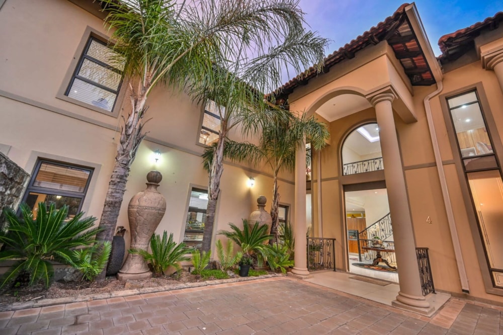 Townhouse for sale in Kiepersol, Bloemfontein - 1BX1749151 Townhouse for sale in Kiepersol, Bloemfontein - 1BX1749151