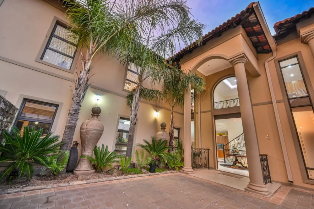 Townhouse for sale in Kiepersol, Bloemfontein - 1BX1749151 Townhouse for sale in Kiepersol, Bloemfontein - 1BX1749151