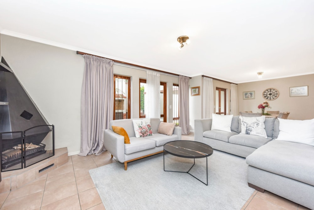 Cluster for sale in Bryanston - HP1748425 Cluster for sale in Bryanston - HP1748425
