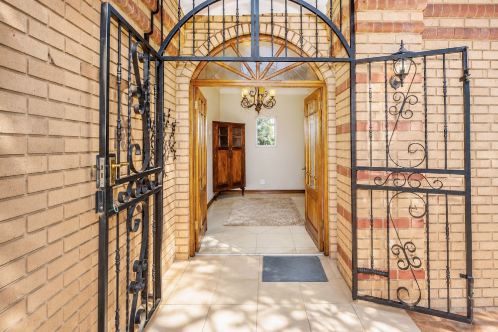 House for sale in Highveld, Centurion - CN1747576 House for sale in Highveld, Centurion - CN1747576