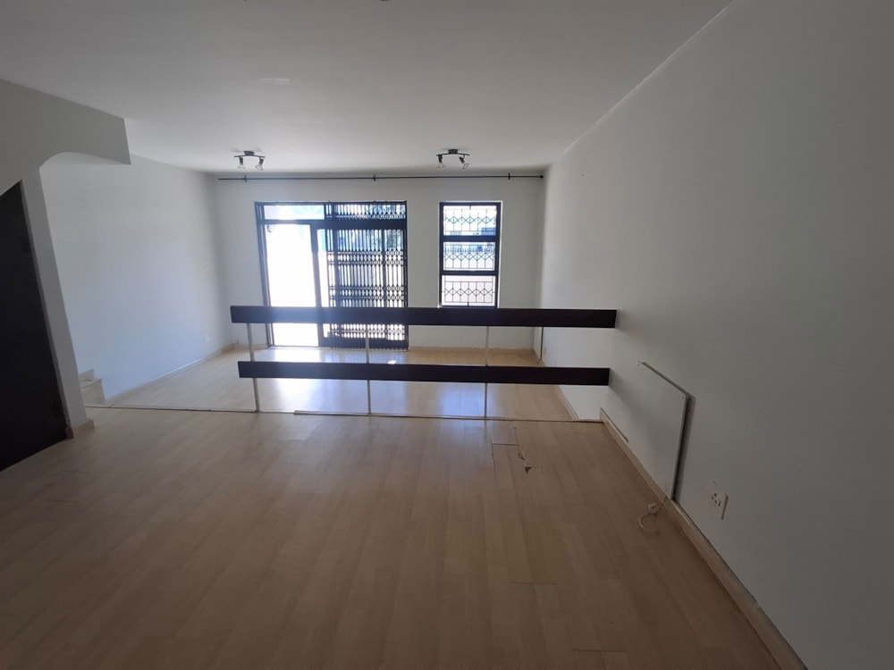 Townhouse to rent in Wynberg, Cape Town - RBL1750072 Townhouse to rent in Wynberg, Cape Town - RBL1750072