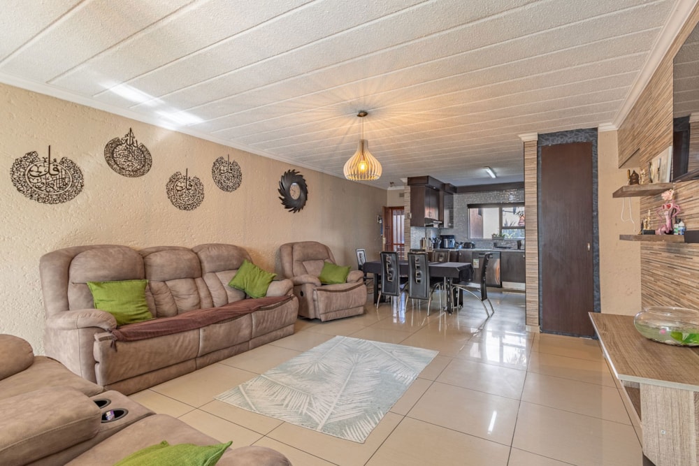 Townhouse for sale in Lakefield - EN1749457 Townhouse for sale in Lakefield - EN1749457