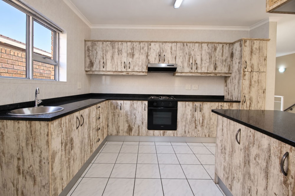 House to rent in Plattekloof - 1PLA1751872 House to rent in Plattekloof - 1PLA1751872