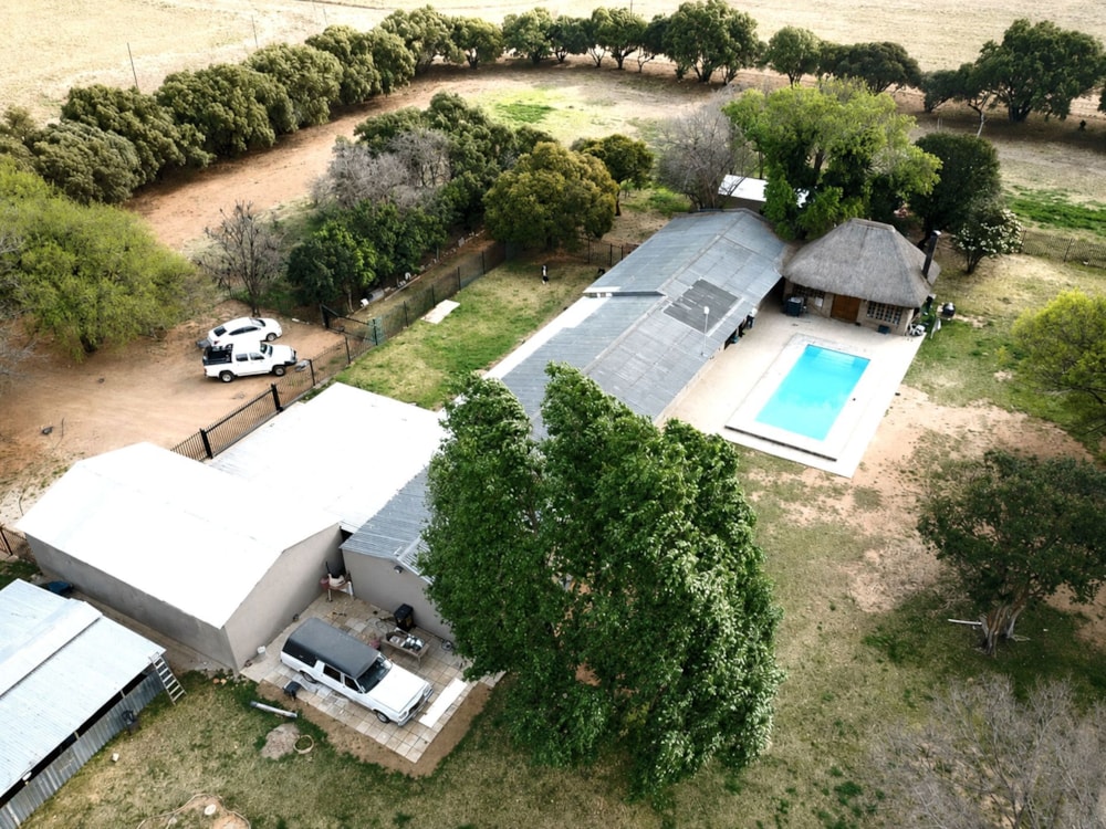 Smallholding for sale in Bloemdal - 1BX1751386 Smallholding for sale in Bloemdal - 1BX1751386
