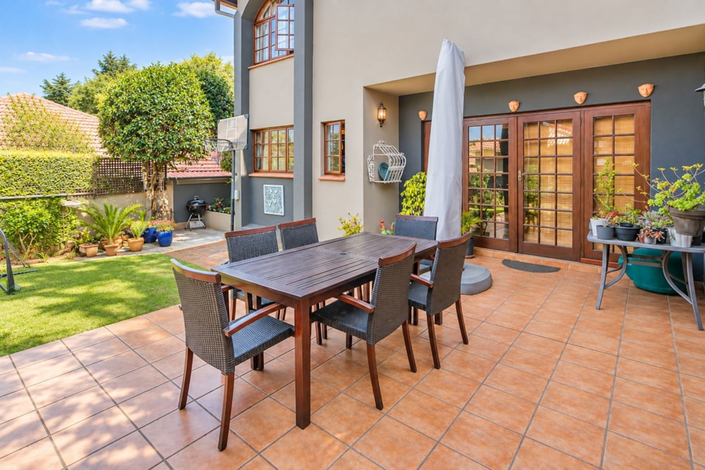 Double-storey house for sale in Lynnwood, Pretoria East - PT1752935 Double-storey house for sale in Lynnwood, Pretoria East - PT1752935