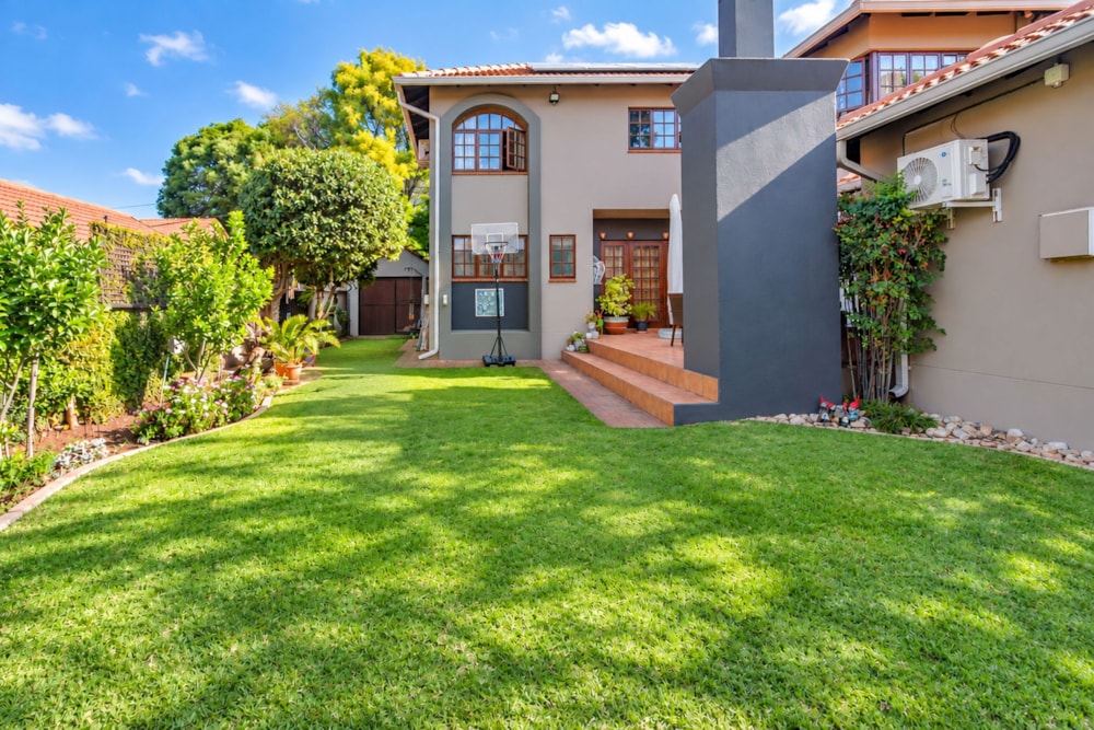 Double-storey house for sale in Lynnwood, Pretoria East - PT1752935 Double-storey house for sale in Lynnwood, Pretoria East - PT1752935