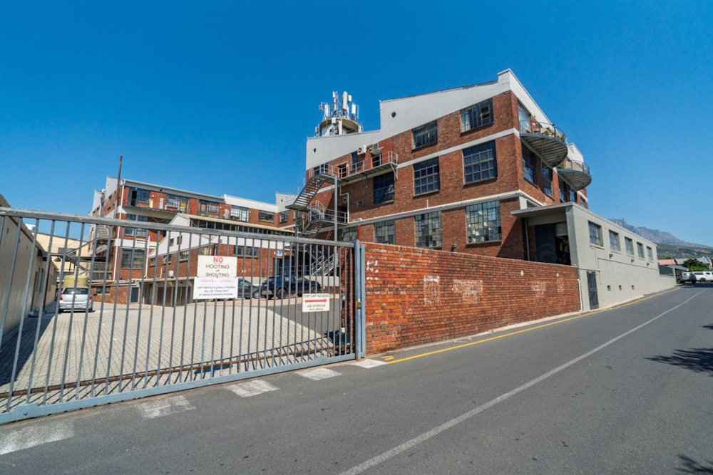 Commercial industrial property for sale in Observatory, Cape Town - KW1753180 Commercial industrial property for sale in Observatory, Cape Town - KW1753180