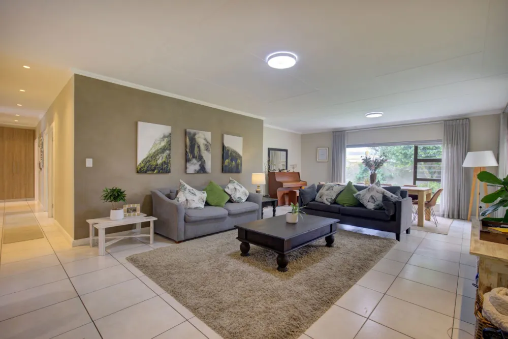 Security estate home for sale in Earl's Court - GEO1751725 Security estate home for sale in Earl's Court - GEO1751725