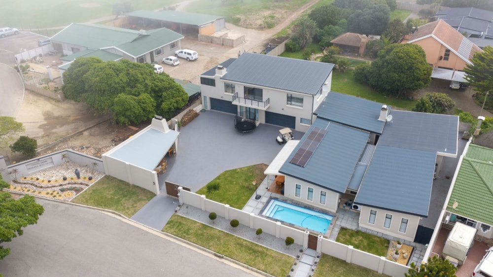 House for sale in Mossel Bay Central - 1MB1753557
