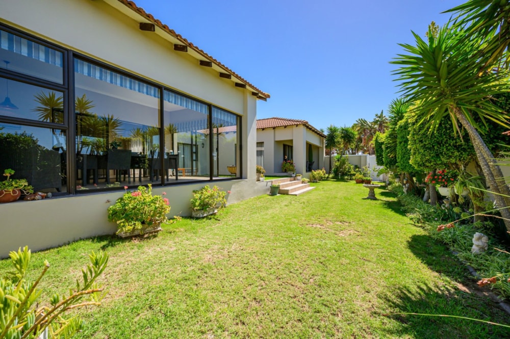 House for sale in Summerstrand - 1PLZ1752148 House for sale in Summerstrand - 1PLZ1752148