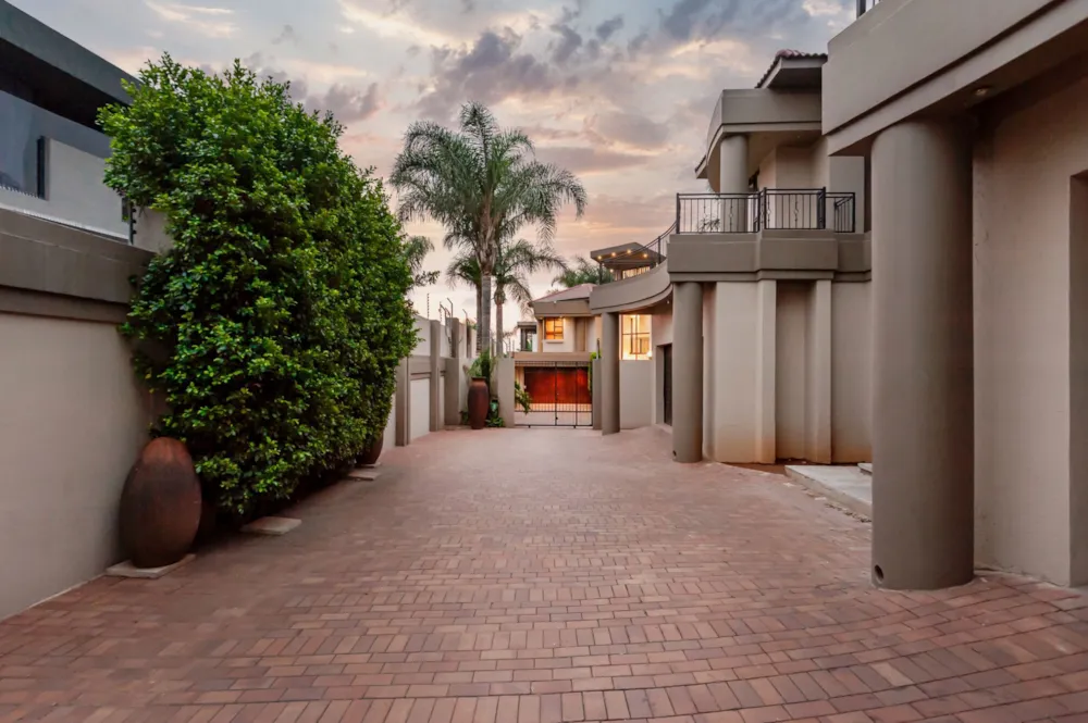 Double-storey house for sale in Bedfordview - BED1753752 Double-storey house for sale in Bedfordview - BED1753752