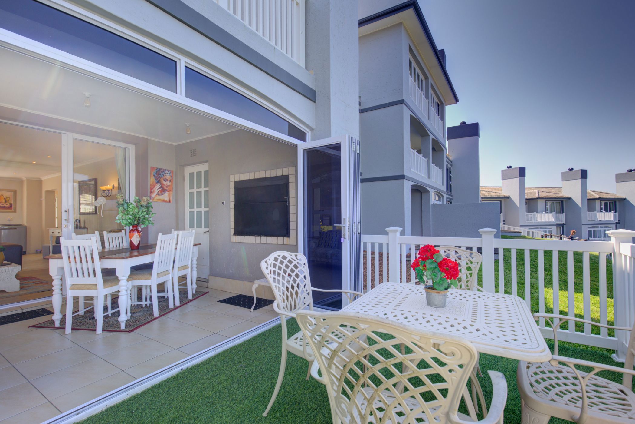 Apartment for sale in Pinnacle Point Golf Estate - 1MB1752358