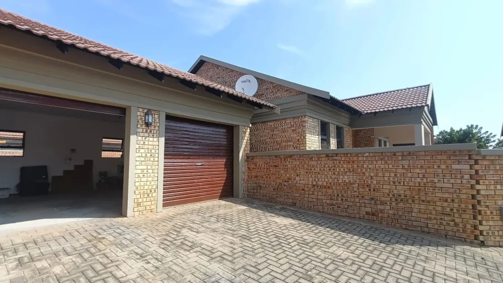 Townhouse to rent in Lilyvale, Bloemfontein - 1BX1753787 Townhouse to rent in Lilyvale, Bloemfontein - 1BX1753787