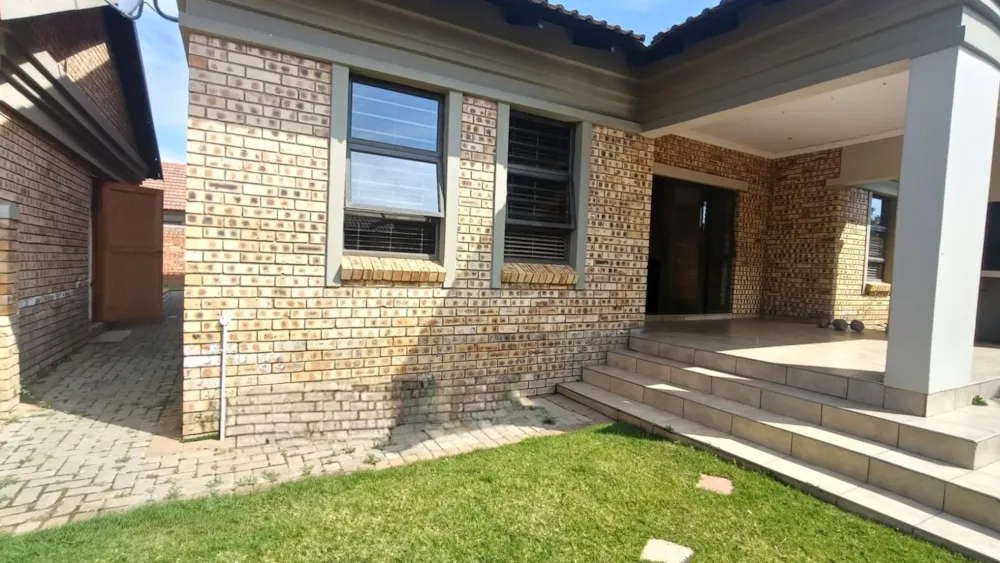 Townhouse to rent in Lilyvale, Bloemfontein - 1BX1753787 Townhouse to rent in Lilyvale, Bloemfontein - 1BX1753787