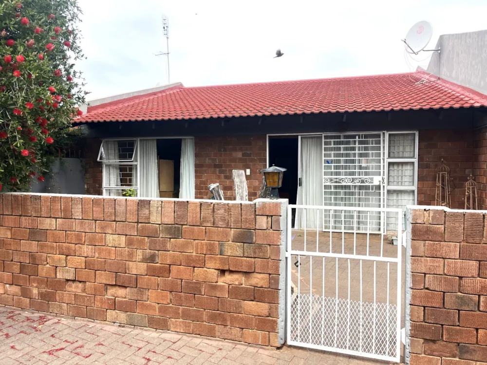 Townhouse for sale in Langenhovenpark - 1BX1753740 Townhouse for sale in Langenhovenpark - 1BX1753740