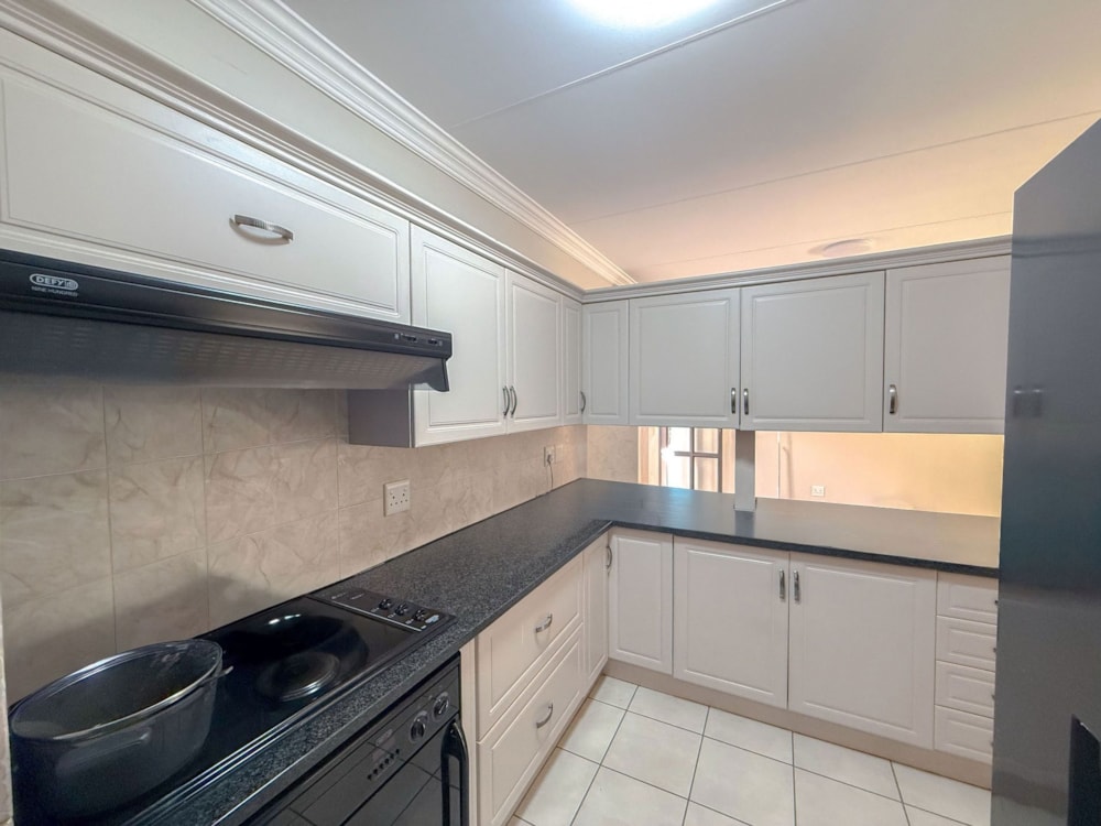 Townhouse for sale in Woodland Hills - 1BX1751689