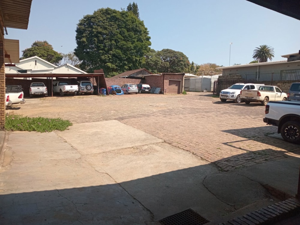 Commercial Building to rent in White River - 1WR1751181