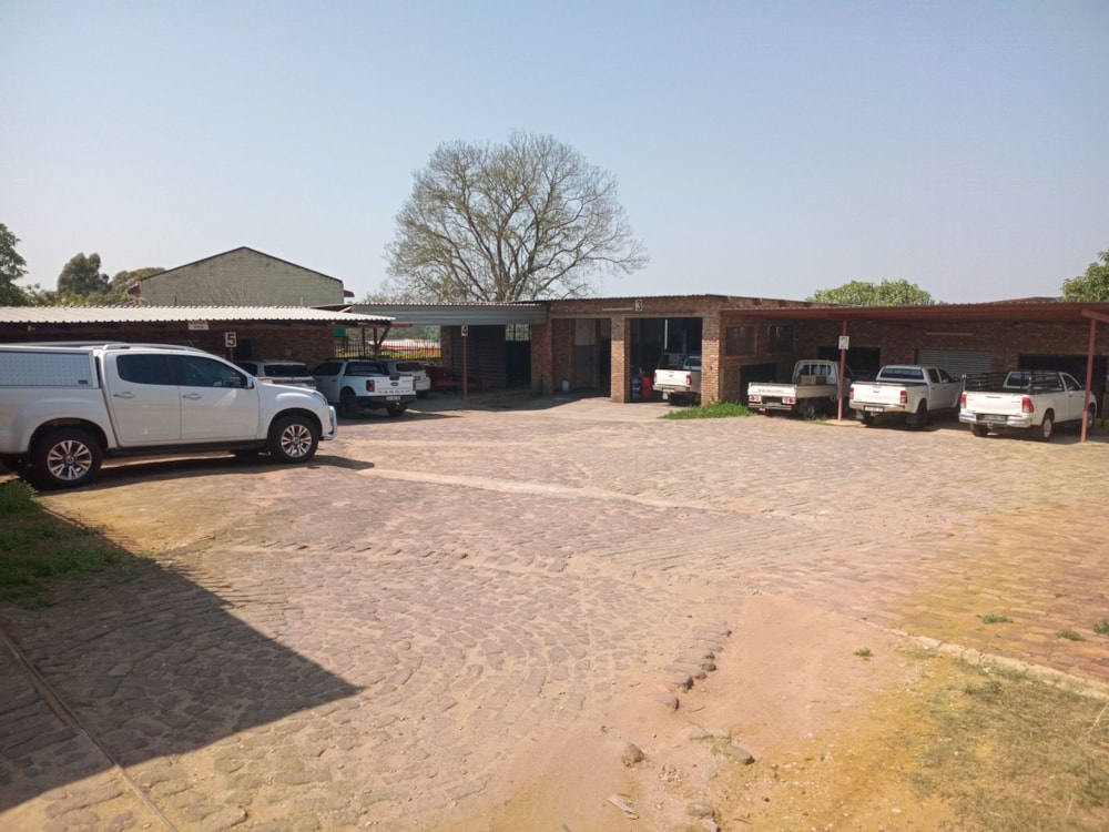Commercial Building to rent in White River - 1WR1751181