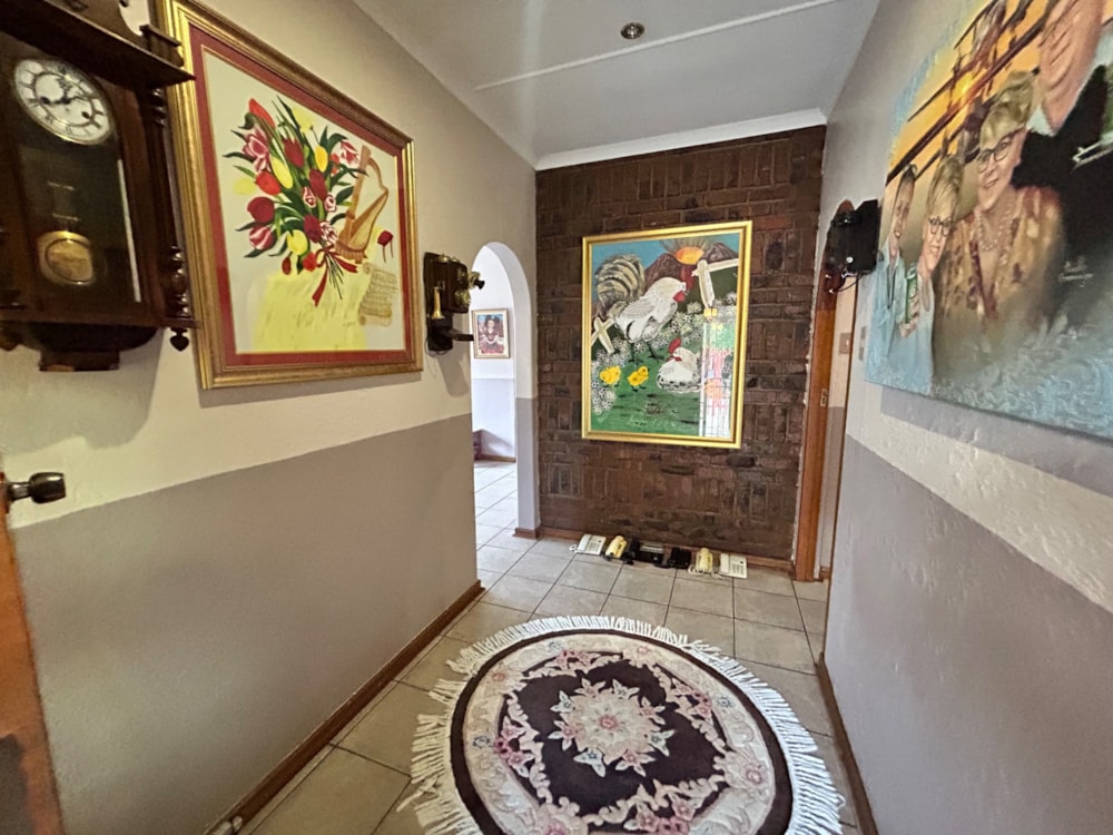 House for sale in Rhodesdene - 1KJ1751905 House for sale in Rhodesdene - 1KJ1751905