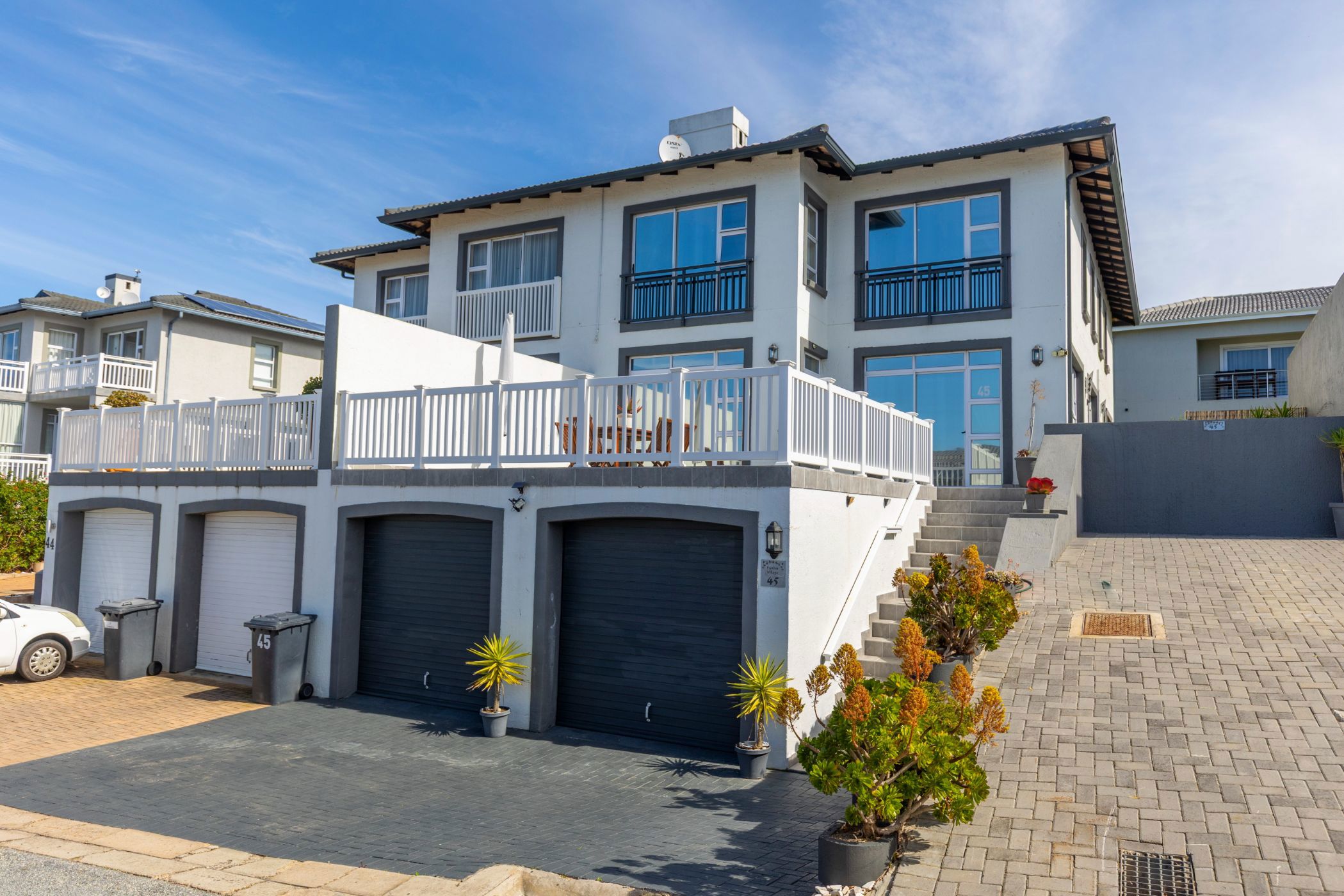 House for sale in Pinnacle Point Golf Estate - 1MB1751687