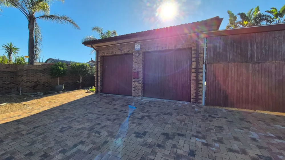 House to rent in Rouxville, Kuils River - 1KV1753150 House to rent in Rouxville, Kuils River - 1KV1753150