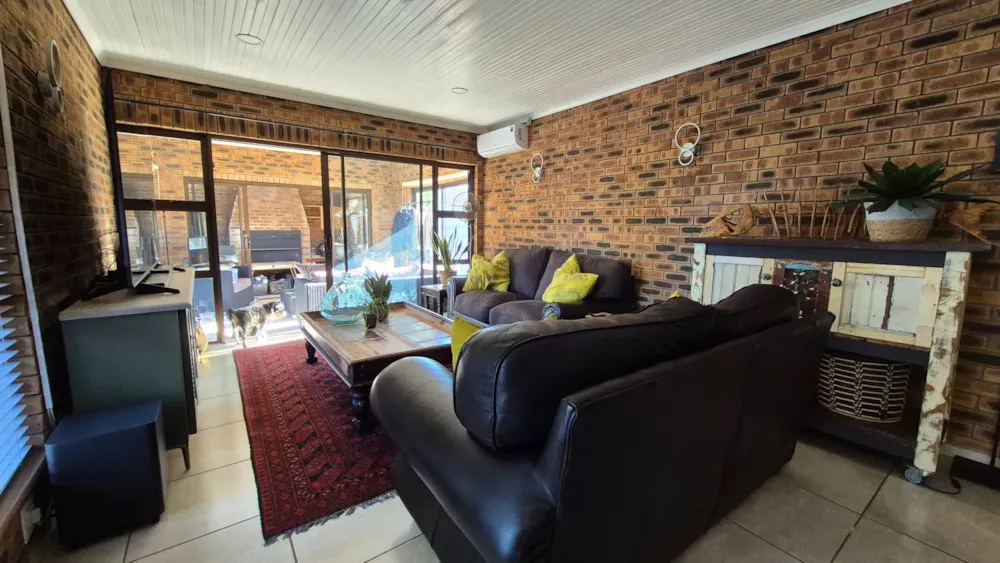 House to rent in Rouxville, Kuils River - 1KV1753150 House to rent in Rouxville, Kuils River - 1KV1753150