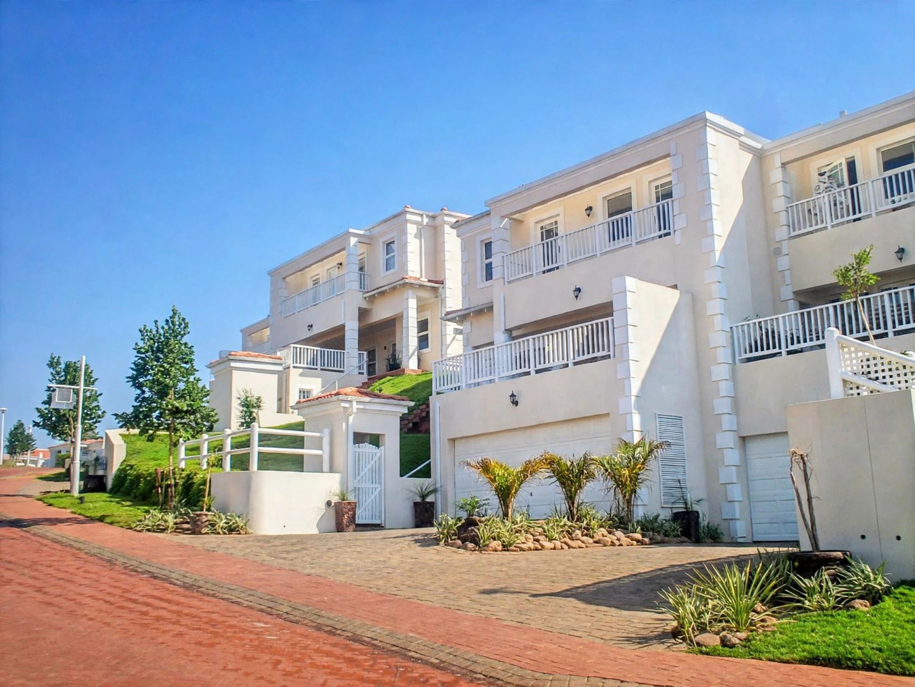 Townhouse for sale in La Lucia - 1ND1752531
