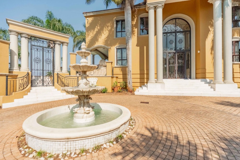 House for sale in uMhlanga Rocks - 1ND1751349 House for sale in uMhlanga Rocks - 1ND1751349