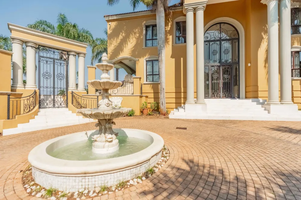 House for sale in uMhlanga Rocks - 1ND1751349 House for sale in uMhlanga Rocks - 1ND1751349
