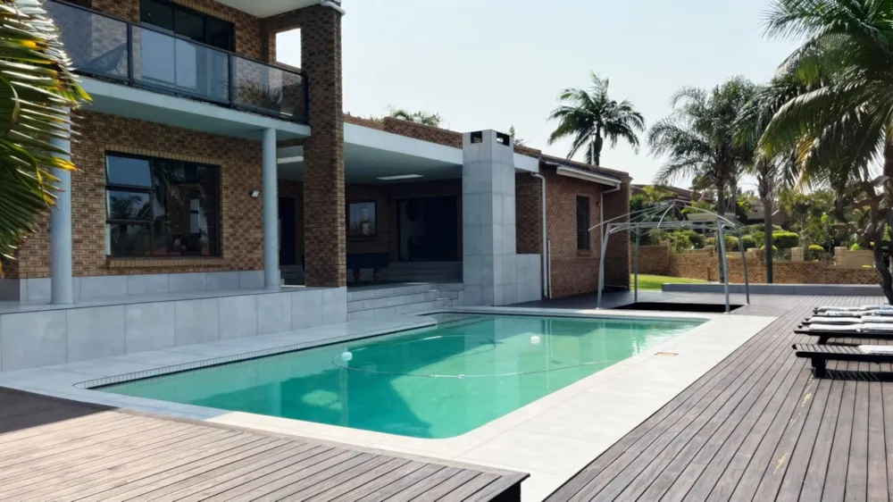 House for sale in uMhlanga Rocks - 1ND1752102 House for sale in uMhlanga Rocks - 1ND1752102