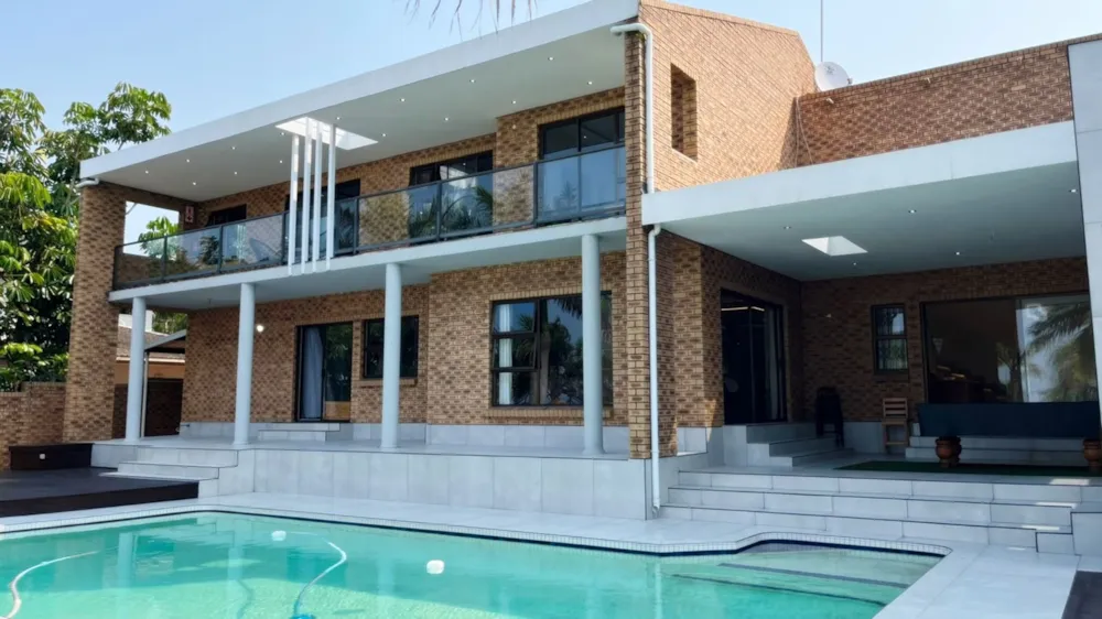 House for sale in uMhlanga Rocks - 1ND1752102 House for sale in uMhlanga Rocks - 1ND1752102