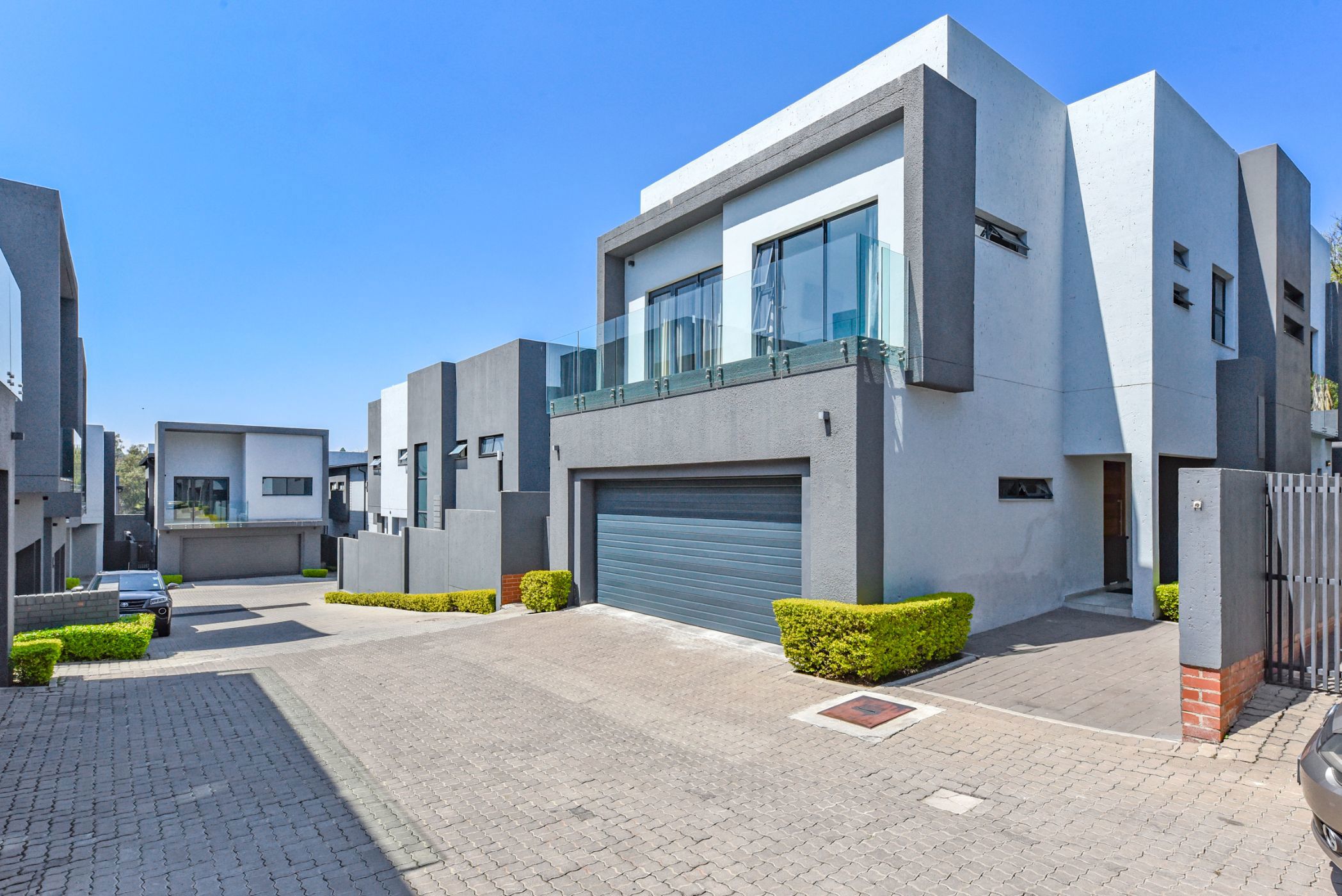 Cluster for sale in Bryanston - HP1752832