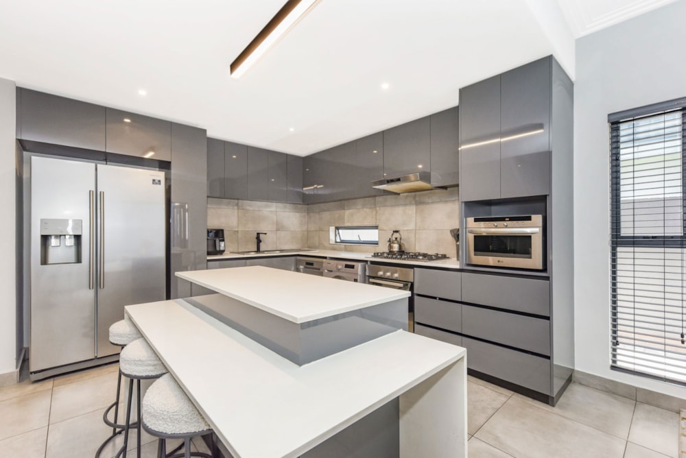Cluster for sale in Bryanston - HP1752832 Cluster for sale in Bryanston - HP1752832