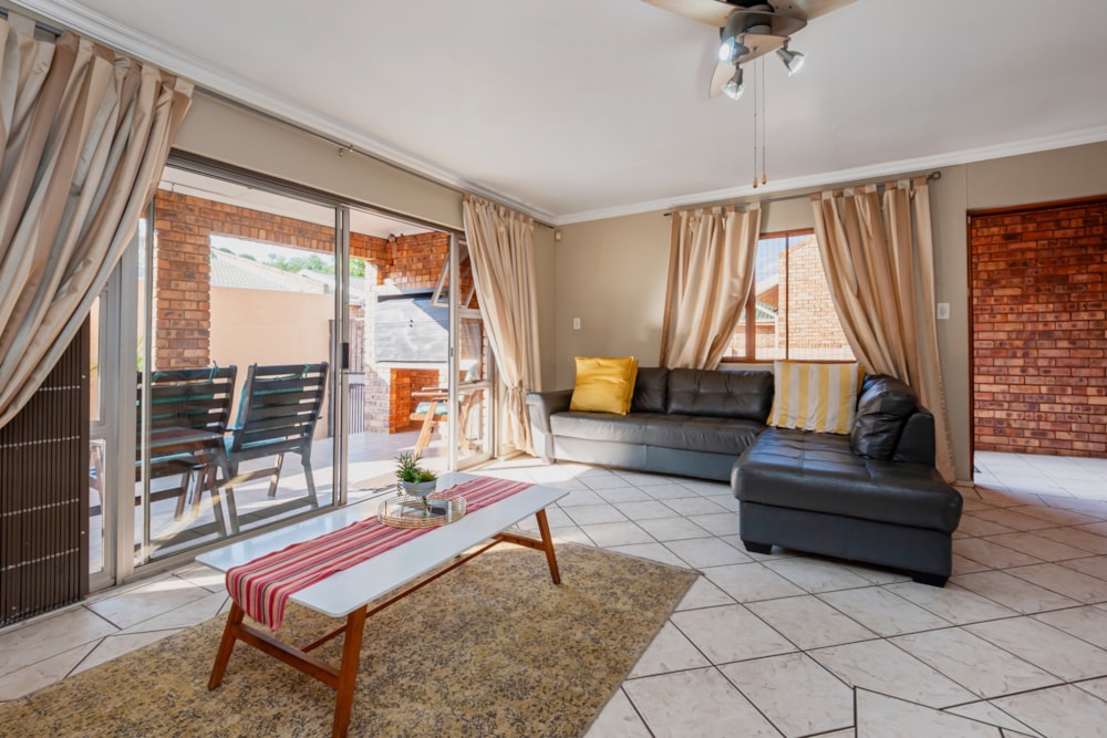 Security complex home for sale in Meyersdal - 1GV1752430 Security complex home for sale in Meyersdal - 1GV1752430