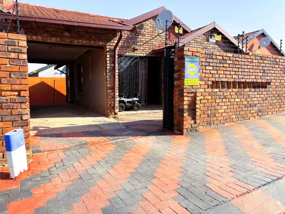 House for sale in Naturena - 1GV1741207 House for sale in Naturena - 1GV1741207