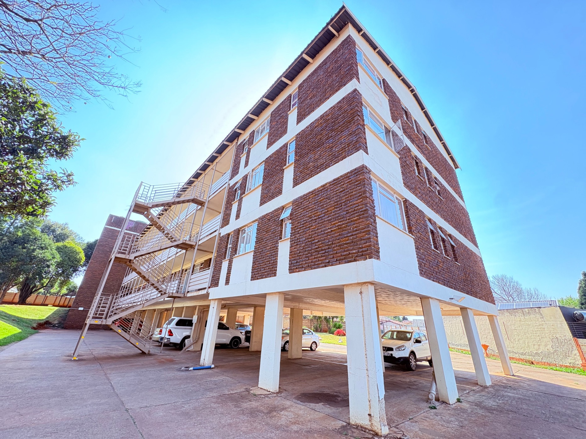 Apartment for sale in Rhodesfield - KTP1753523