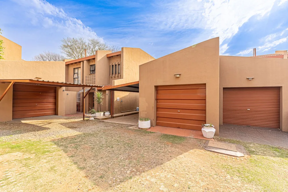 Townhouse for sale in Birch Acres - KTP1751630