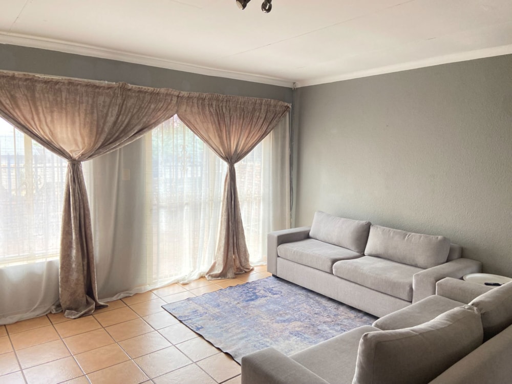 Apartment for sale in Birch Acres - KTP1752362