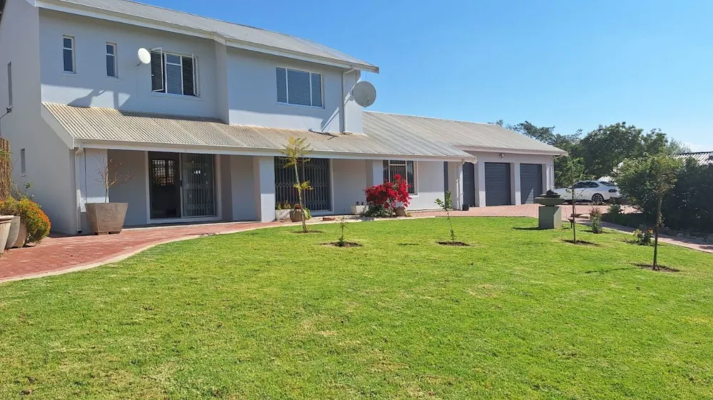 Double-storey house for sale in Heidelberg, Garden Route - 1SR1752006 Double-storey house for sale in Heidelberg, Garden Route - 1SR1752006