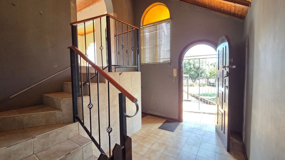 House for sale in Rensburg - 1SP1752070