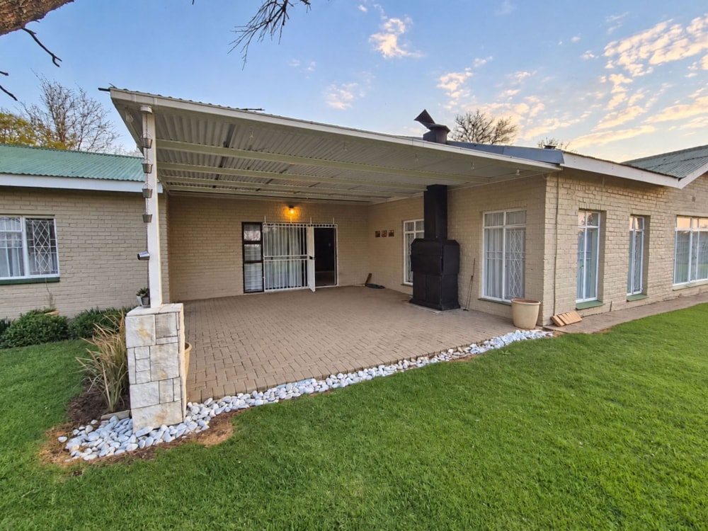 Smallholding for sale in Roodewal - 1BX1753307