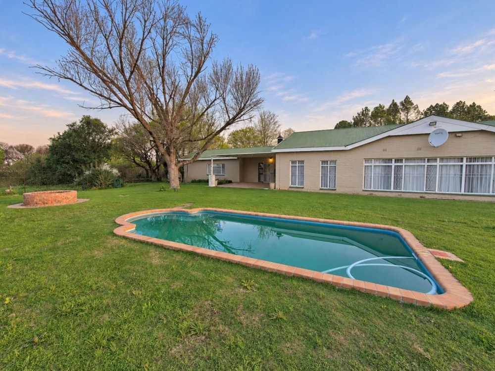 Smallholding for sale in Roodewal - 1BX1753307
