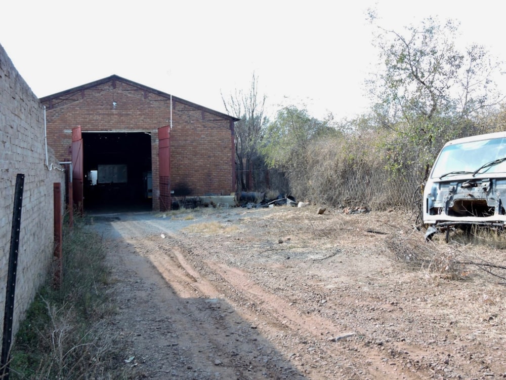Commercial Building for sale in Zeerust - 1RU1623796 Commercial Building for sale in Zeerust - 1RU1623796