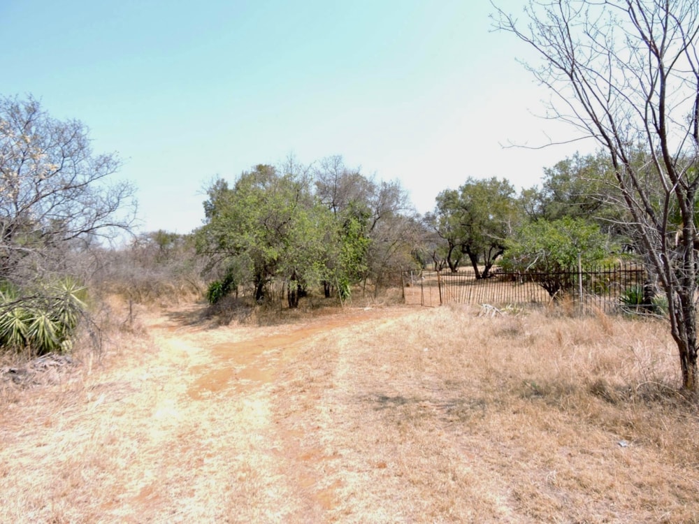 Mixed use farm for sale in Boshoek - 1RU1628461 Mixed use farm for sale in Boshoek - 1RU1628461