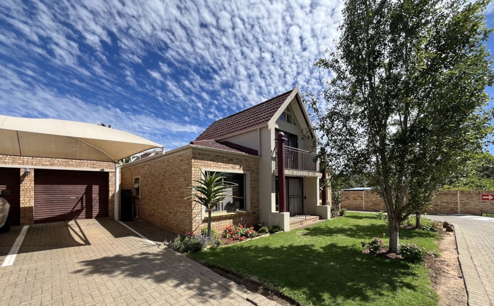 Townhouse for sale in Langenhovenpark - 1BX1752856 Townhouse for sale in Langenhovenpark - 1BX1752856