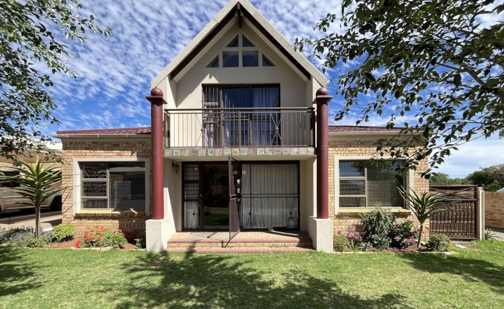 Townhouse for sale in Langenhovenpark - 1BX1752856 Townhouse for sale in Langenhovenpark - 1BX1752856