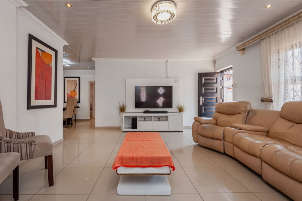 House for sale in Lenasia South - 1GV1750610 House for sale in Lenasia South - 1GV1750610